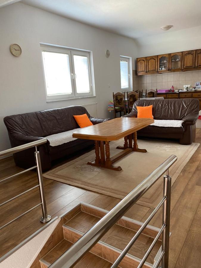 Big Apartment 3 Bedrooms Bihac Exterior photo