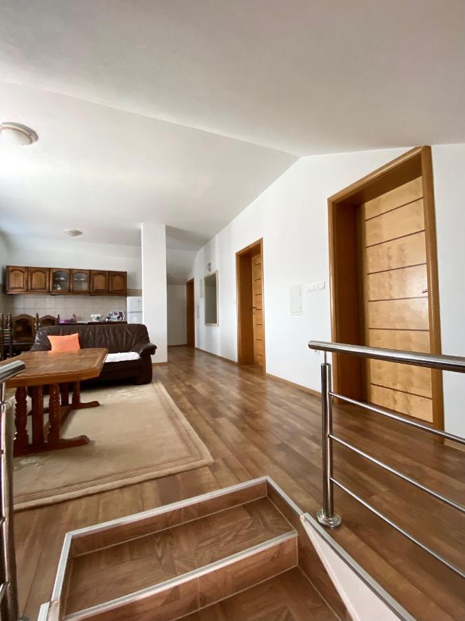 Big Apartment 3 Bedrooms Bihac Exterior photo