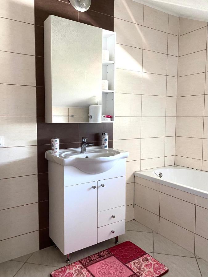 Big Apartment 3 Bedrooms Bihac Exterior photo