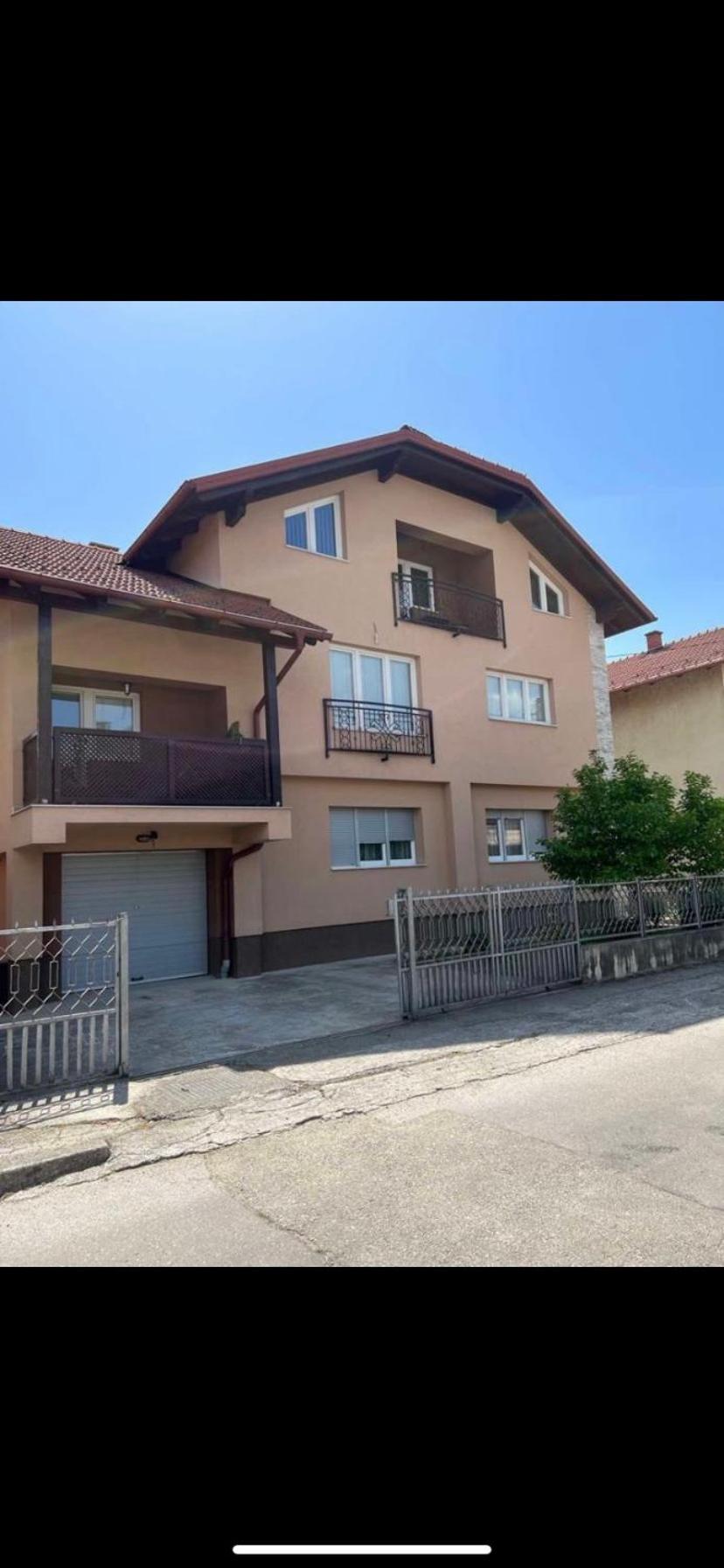 Big Apartment 3 Bedrooms Bihac Exterior photo
